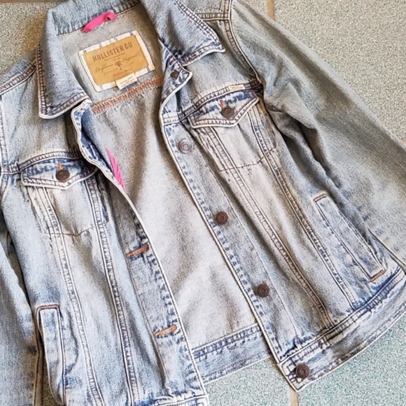 Hollister Jackets & Blazers - Hollister Cropped Distressed Denim Jean Jacket S
